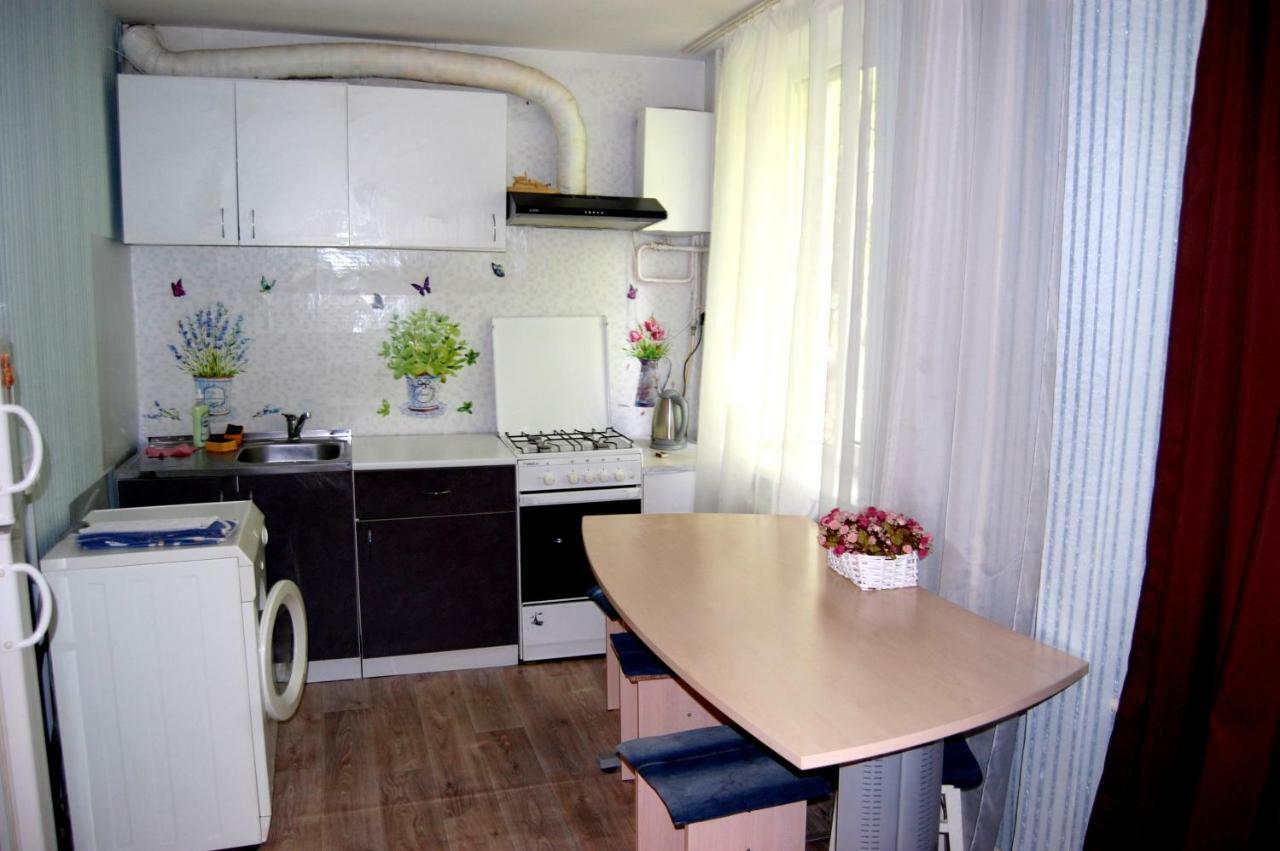 Standard Apartment On Umanskaya Kyiv Exterior photo